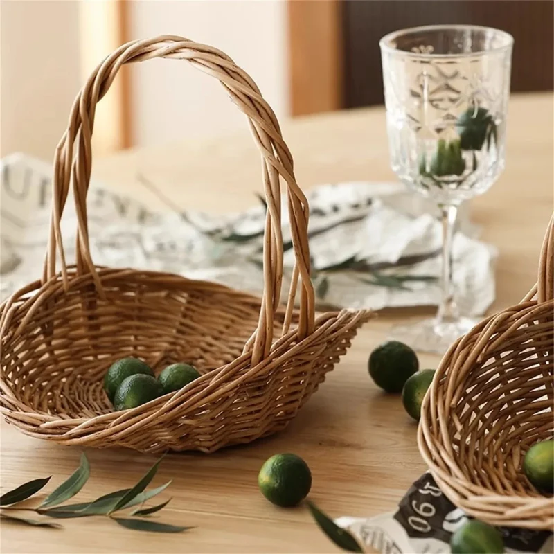 Panier en rotin tressé à la main