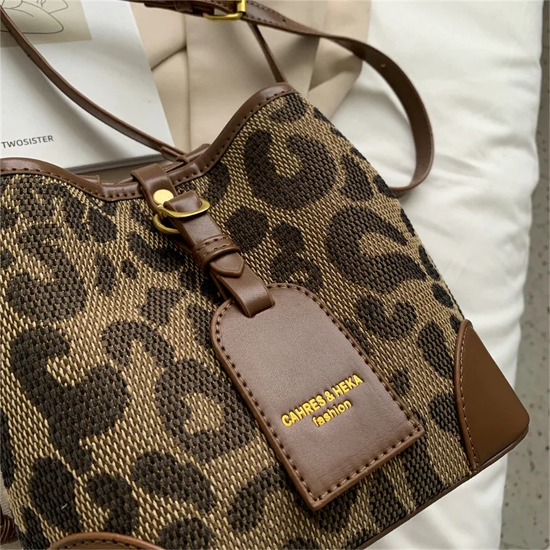 Sac seau Léopard
