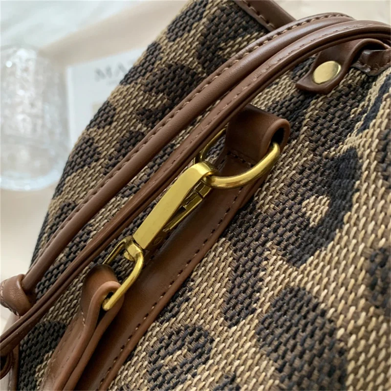 Sac seau Léopard