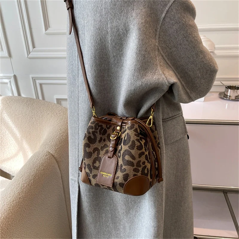 Sac seau Léopard