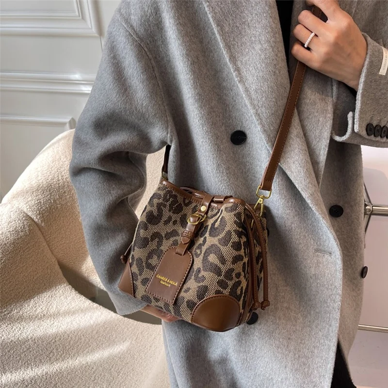 Sac seau Léopard