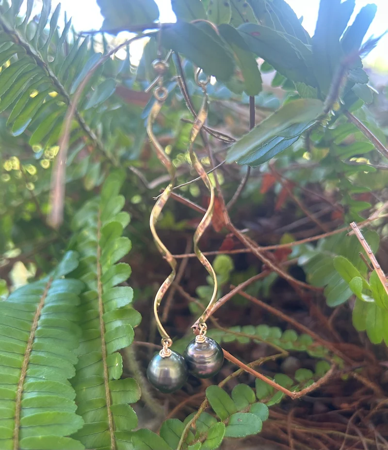 14K Tahitian Pearl Swirl Earrings