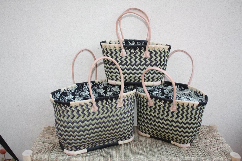 Panier de courses NOIR & NATUREL de MADAGASCAR - Sac Pochon Tissu Noir - Cabas tressé main - 3 tailles - plage osier marché paille rotin