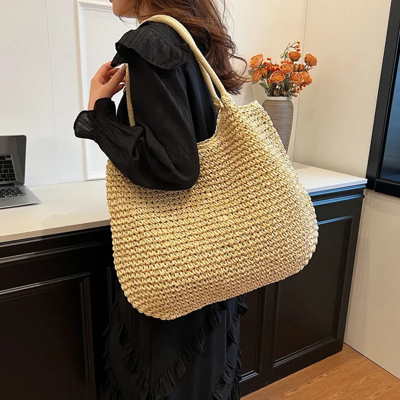 Panier cabas en paille tressée vintage