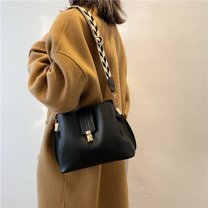 sac seau sangle Noir