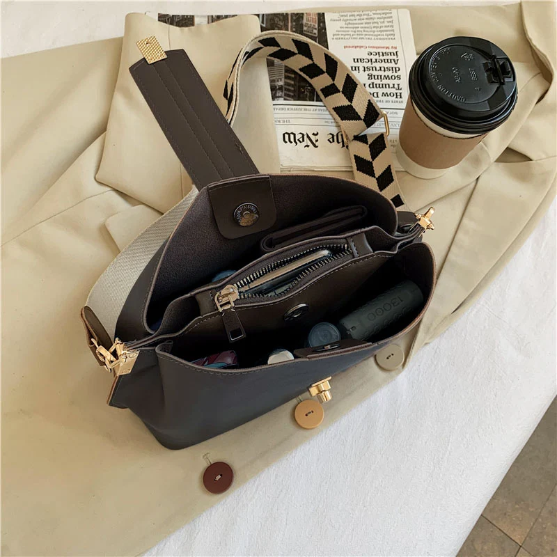 sac seau sangle Noir