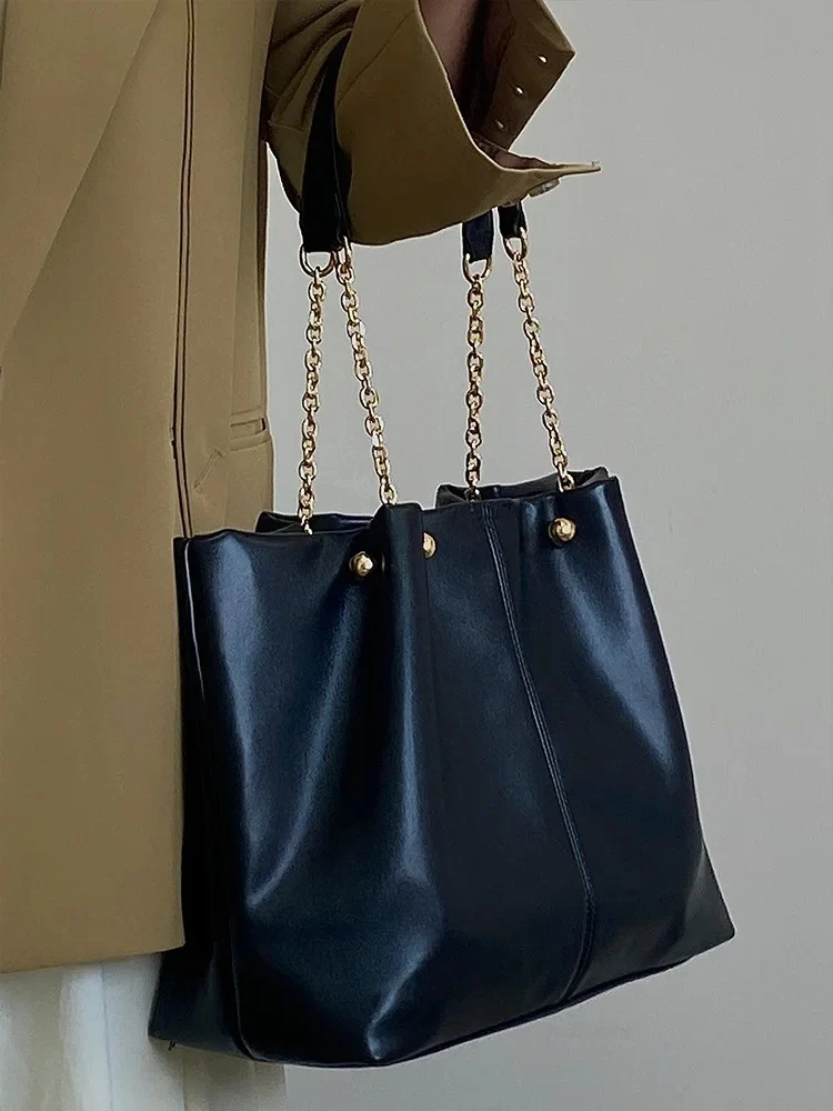sac à main seau noir