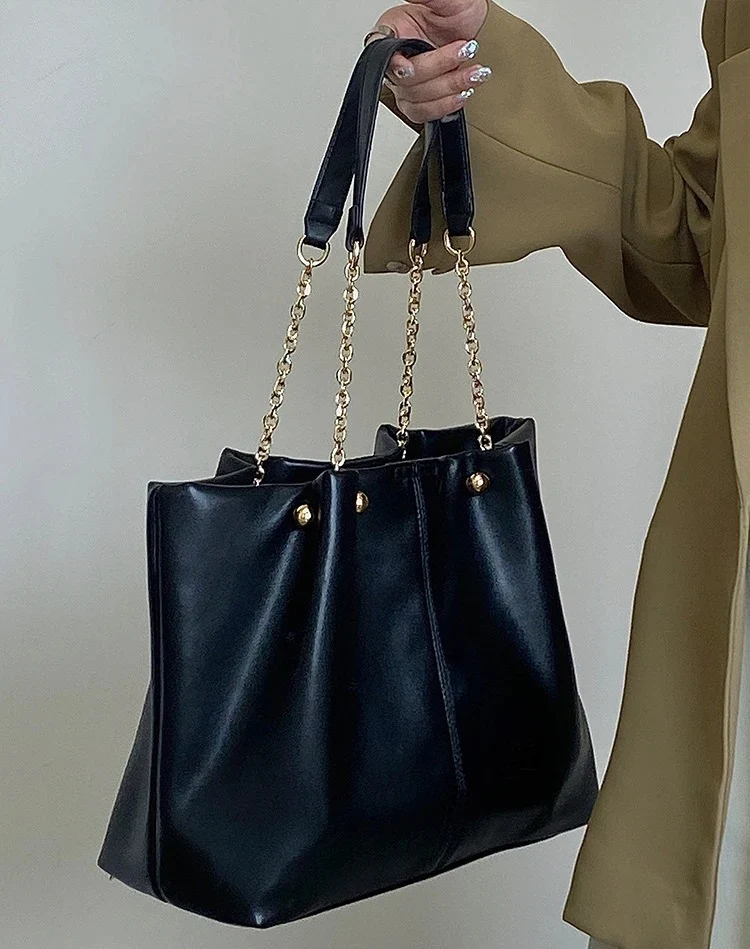 sac à main seau noir