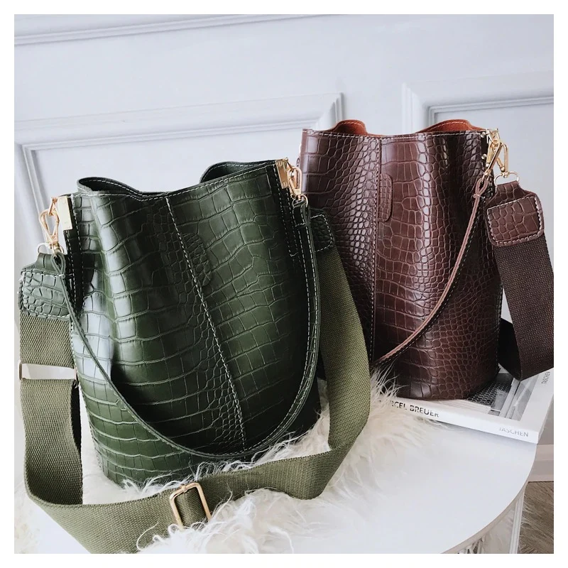 Sac Seau croco vert