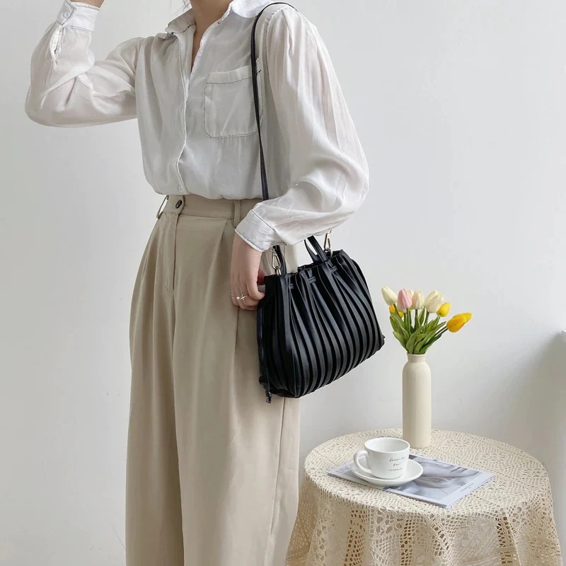 Sac plissé en noir