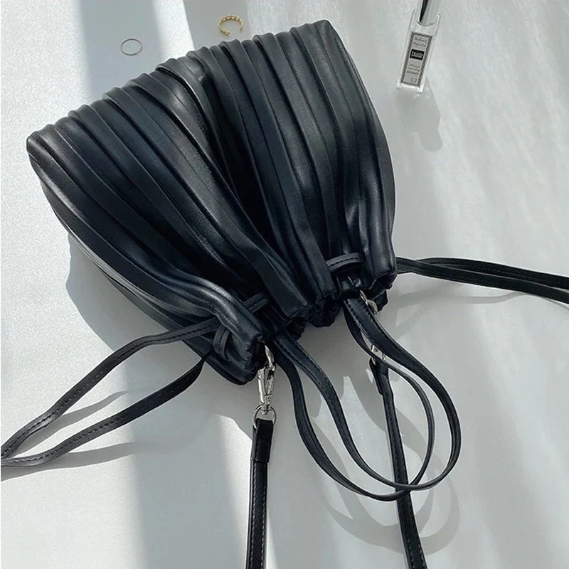 Sac plissé en noir