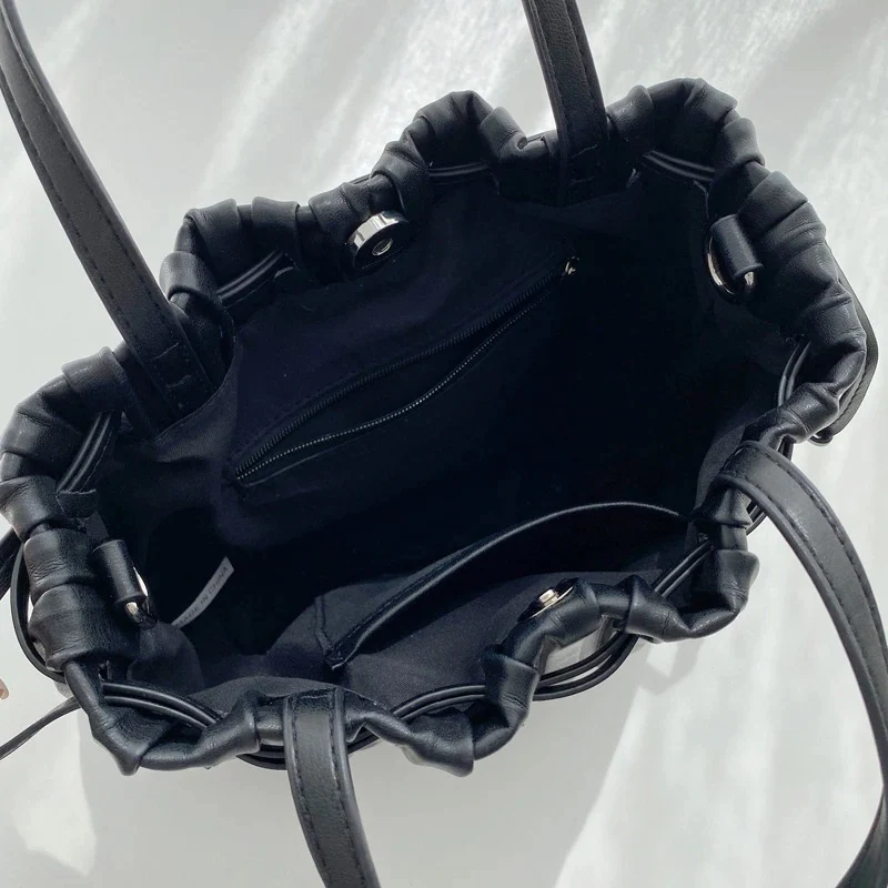 Sac plissé en noir