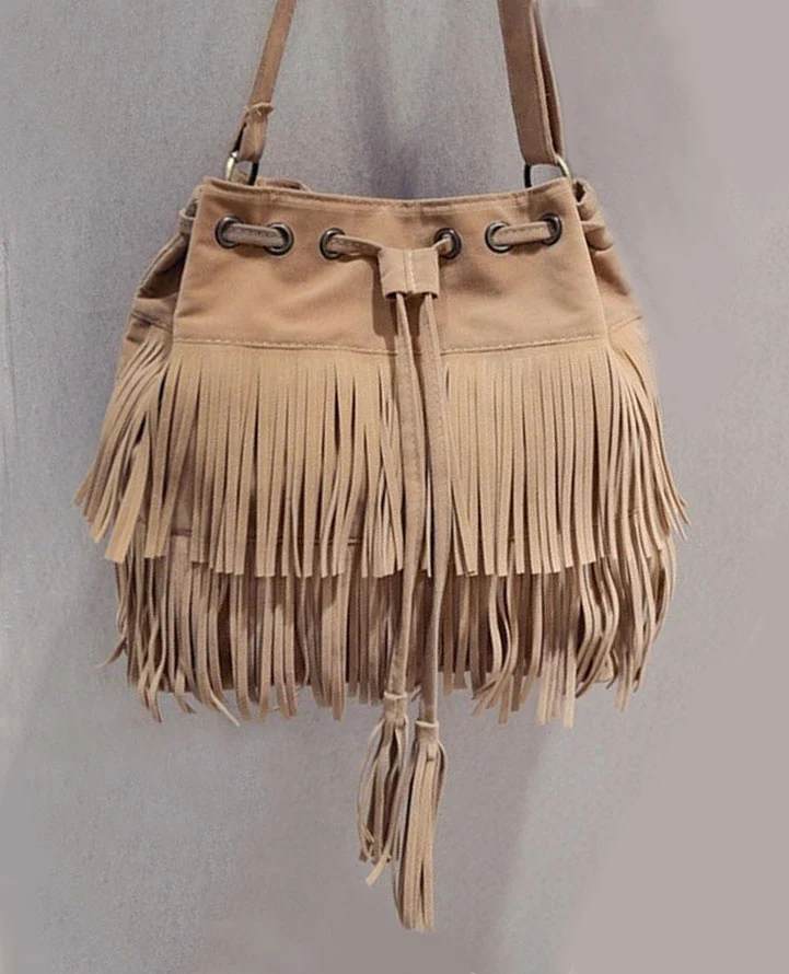 Sac seau à franges en beige
