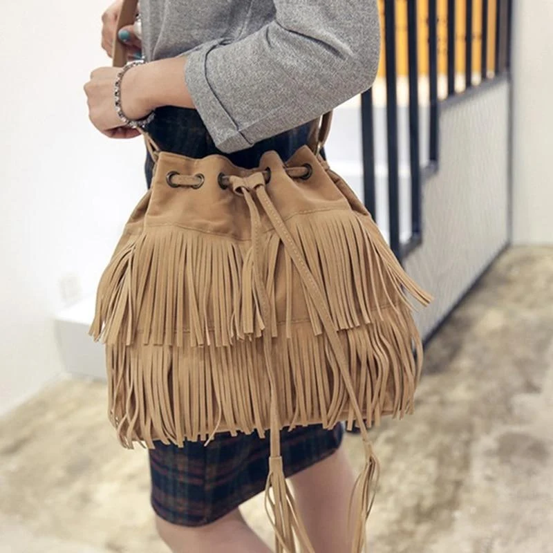 Sac seau à franges en beige
