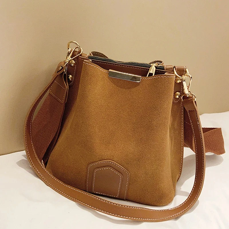 Sac seau daim camel