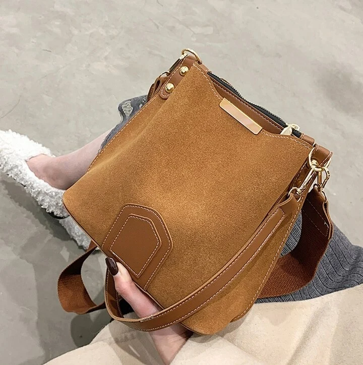 Sac seau daim camel