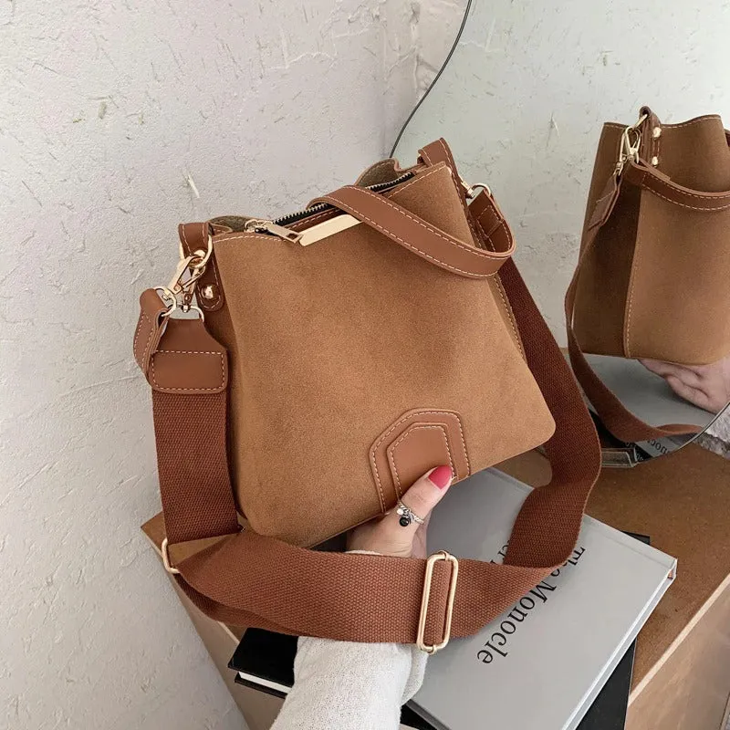 Sac seau daim camel