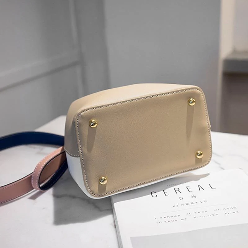 Sac seau triangle beige et blanc