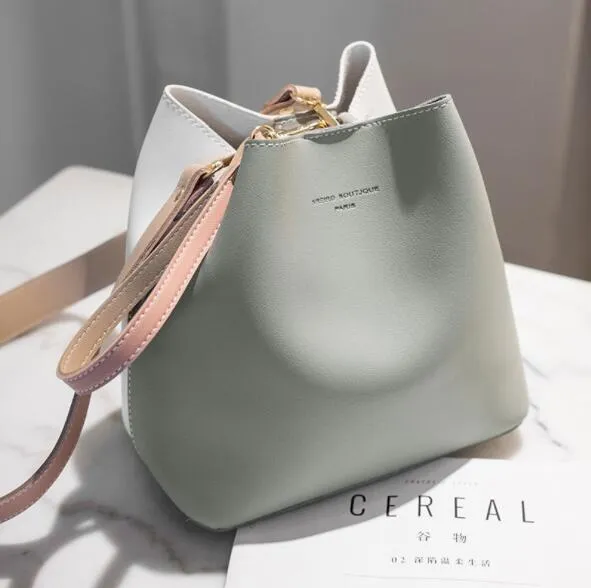 Sac seau triangle gris et rose