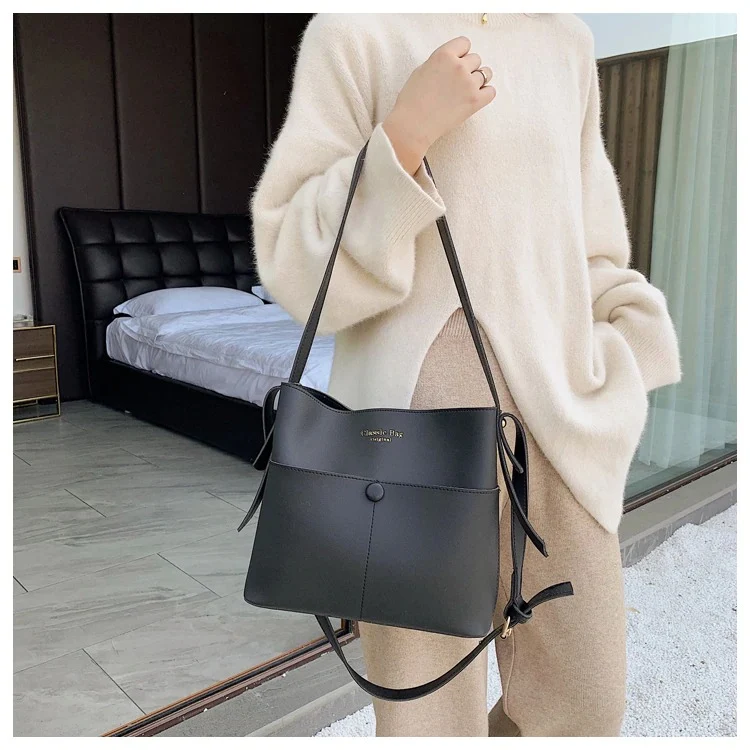Sac noir avec poches