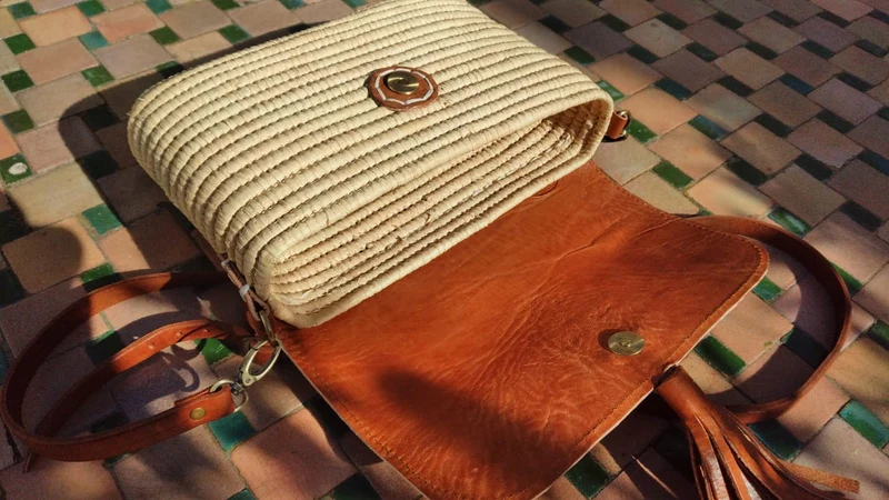 Sac Crochet Raphia & Cuir - Pochette Bandoulière - FABRICATION ARTISANALE UNIQUE -