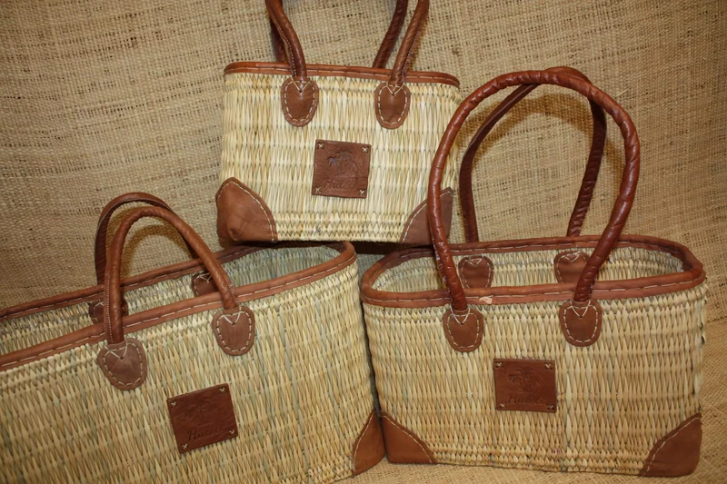 Superbe Panier en Osier avec Renforts en Cuir ! Courses, Marché, Plage...