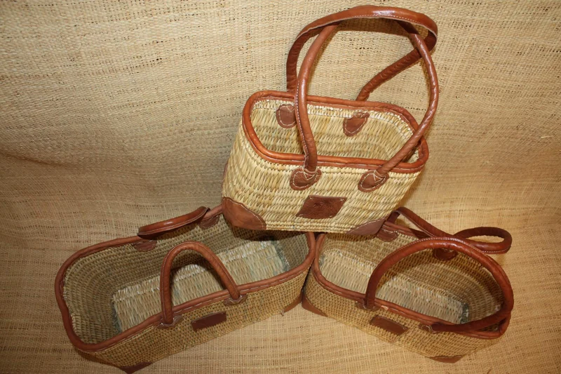 Superbe Panier en Osier avec Renforts en Cuir ! Courses, Marché, Plage...