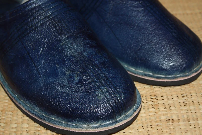 Babouches en cuir, chaussons en cuir, mules en cuir - BLEU - confortables, facile à enfiler, artisanales - Homme & Femme - Du 36 au 45 !