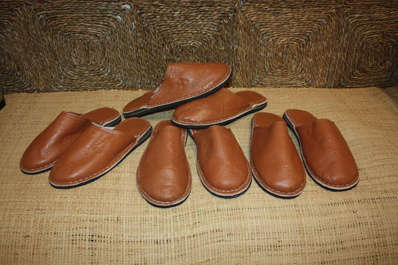 Babouches en cuir, chaussons en cuir, mules en cuir - confortables, facile à enfiler, artisanales - Homme & Femme - Du 36 au 45 !