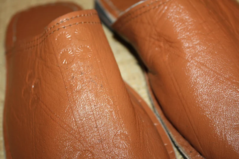 Babouches en cuir, chaussons en cuir, mules en cuir - confortables, facile à enfiler, artisanales - Homme & Femme - Du 36 au 45 !