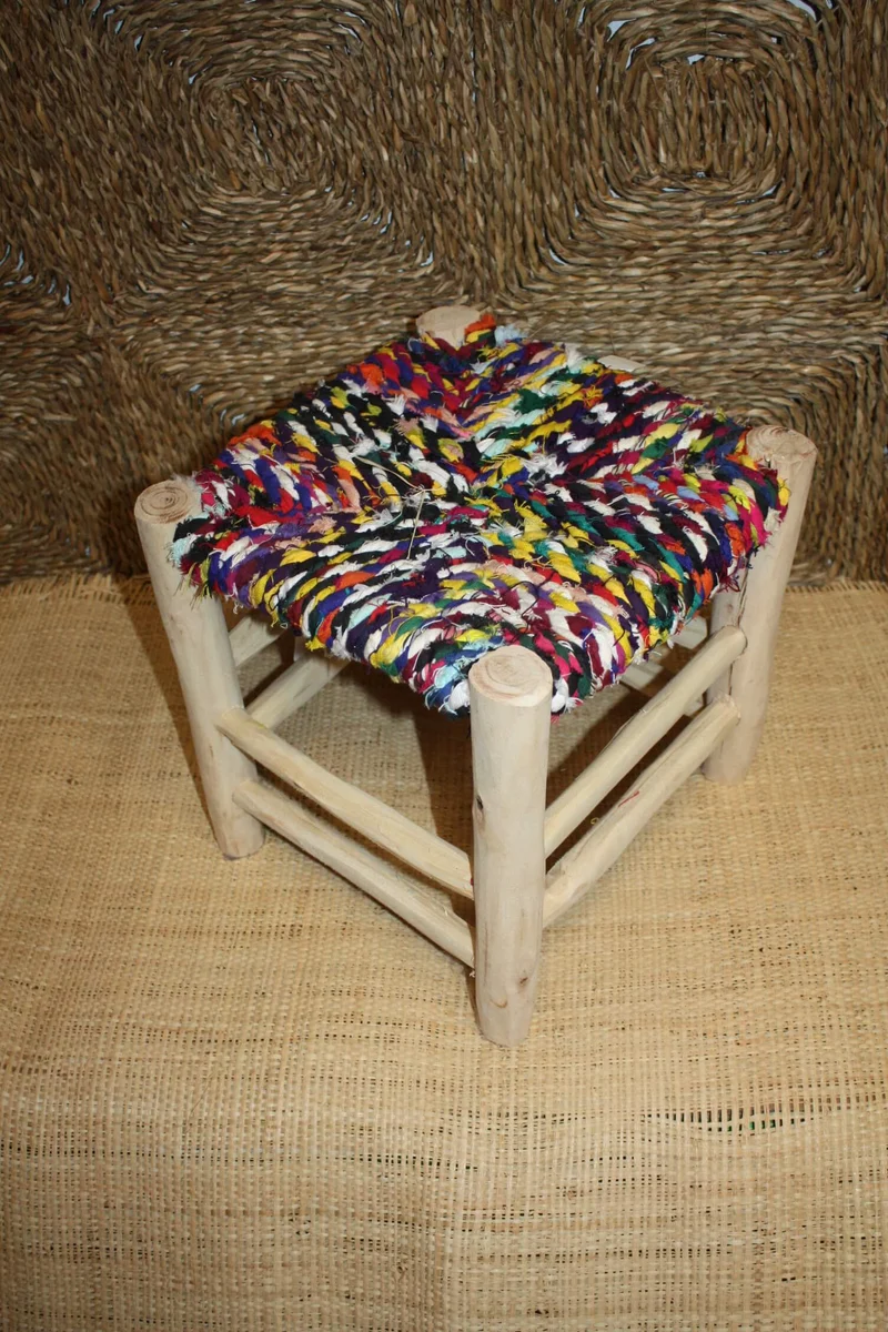 TABOURET MAROCAIN - Bois d'Eucalyptus & Tissu recyclé - Artisanat Naturel - Décoration Durable