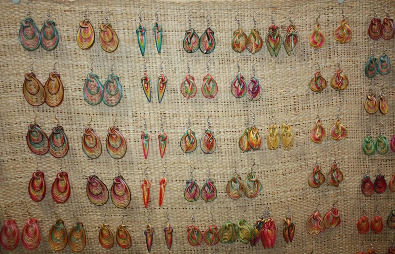 Boucles d'oreilles en Bambou - Artisanat Fait Main - Légères et colorées !