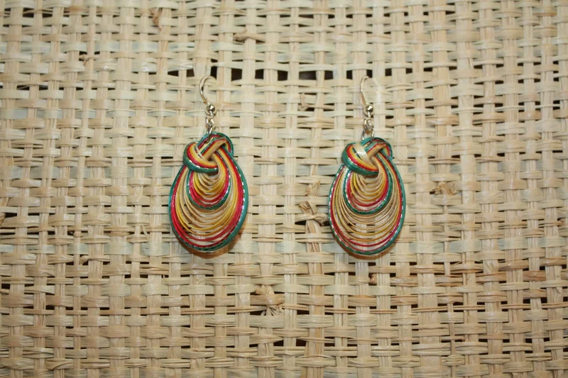 Boucles d'oreilles en Bambou - Artisanat Fait Main - Légères et colorées !