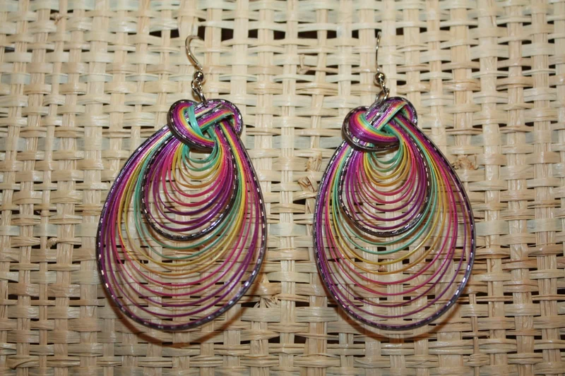 Boucles d'oreilles en Bambou - Artisanat Fait Main - Légères et colorées !