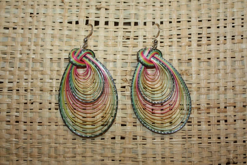 Boucles d'oreilles en Bambou - Artisanat Fait Main - Légères et colorées !