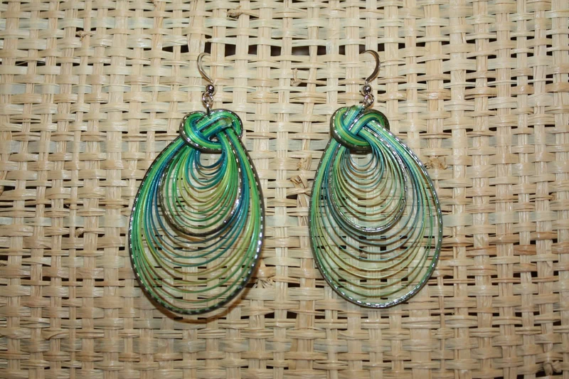Boucles d'oreilles en Bambou - Artisanat Fait Main - Légères et colorées !