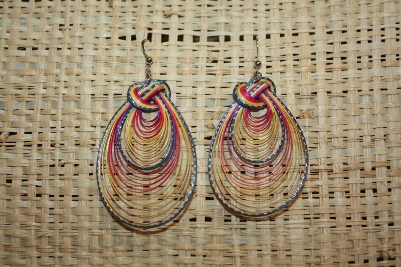 Boucles d'oreilles en Bambou - Artisanat Fait Main - Légères et colorées !