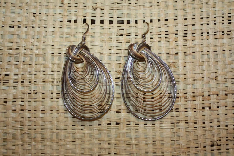Boucles d'oreilles en Bambou - Artisanat Fait Main - Légères et colorées !