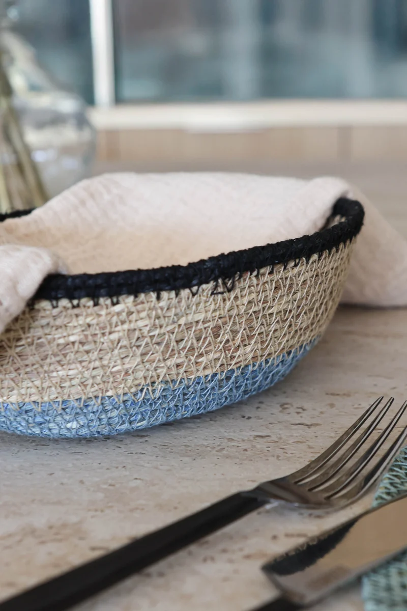 Dune - Panier ovale en jonc de mer naturel bleu