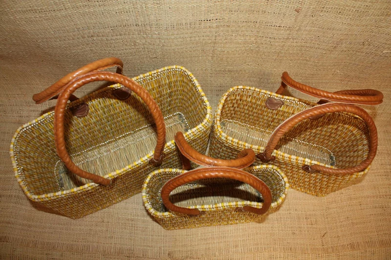 Panier bicolore en jonc avec anses longues - Cabas osier Sac Paille