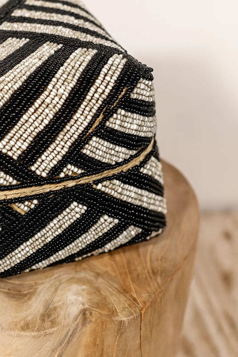 Bao - Boîte en bambou ornée de perles noires et taupes