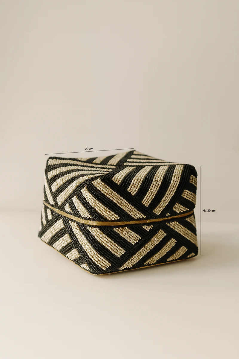 Bao - Boîte en bambou ornée de perles noires et taupes