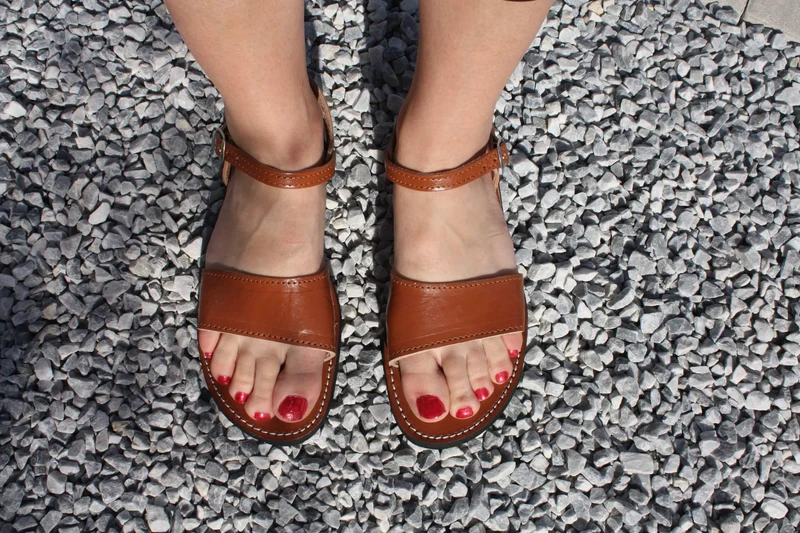 Sandales été Femme - SUPERBE CUIR CAMEL - Lanières Cuir + Attaches talons - Fait Main - Maxi Confort - Du 35 au 42 -