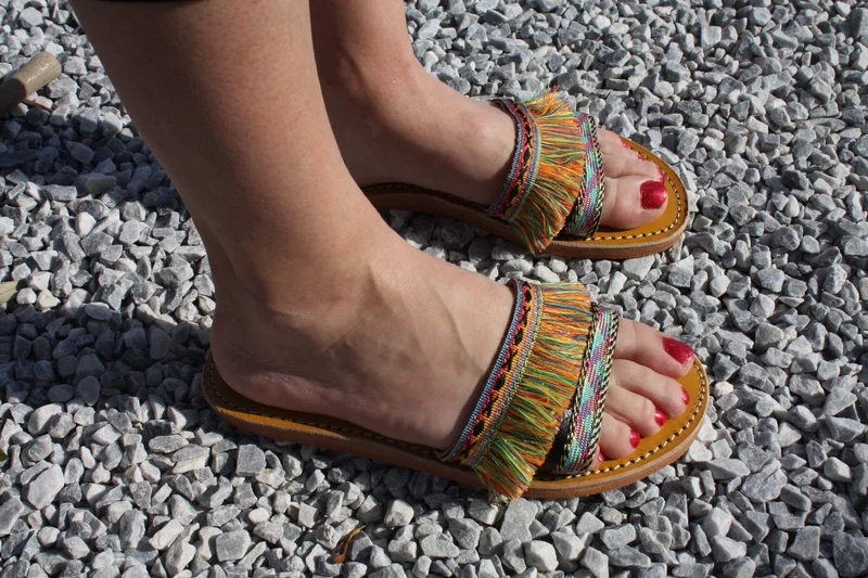 Sandales Cuir Noir & Camel - Été Femme - Franges Multicolores - Confort Tong - Du 35 au 43 -