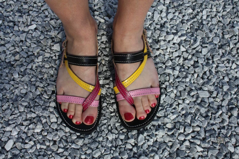 SANDALES été FEMME en CUIR - Lanières Croisées Multicolores + Attaches talons - Artisanat & Confort - Du 35 au 42 -