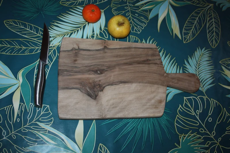 Planche à découper ARTISANALE en BOIS de NOYER - Plateau à Fromage, planchette apéro, dessous de plat ...