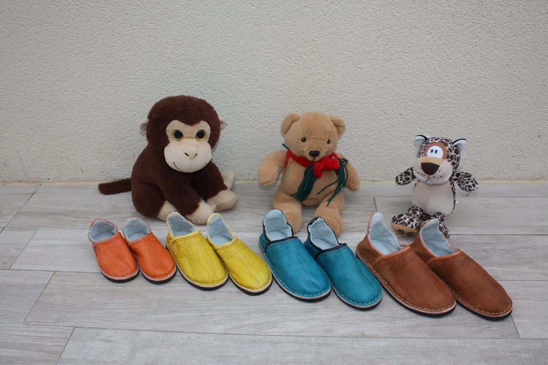 CHAUSSONS Babouches ENFANT en cuir - 4 COULEURS au choix - Du 23 au 35 - 100% Artisanal -