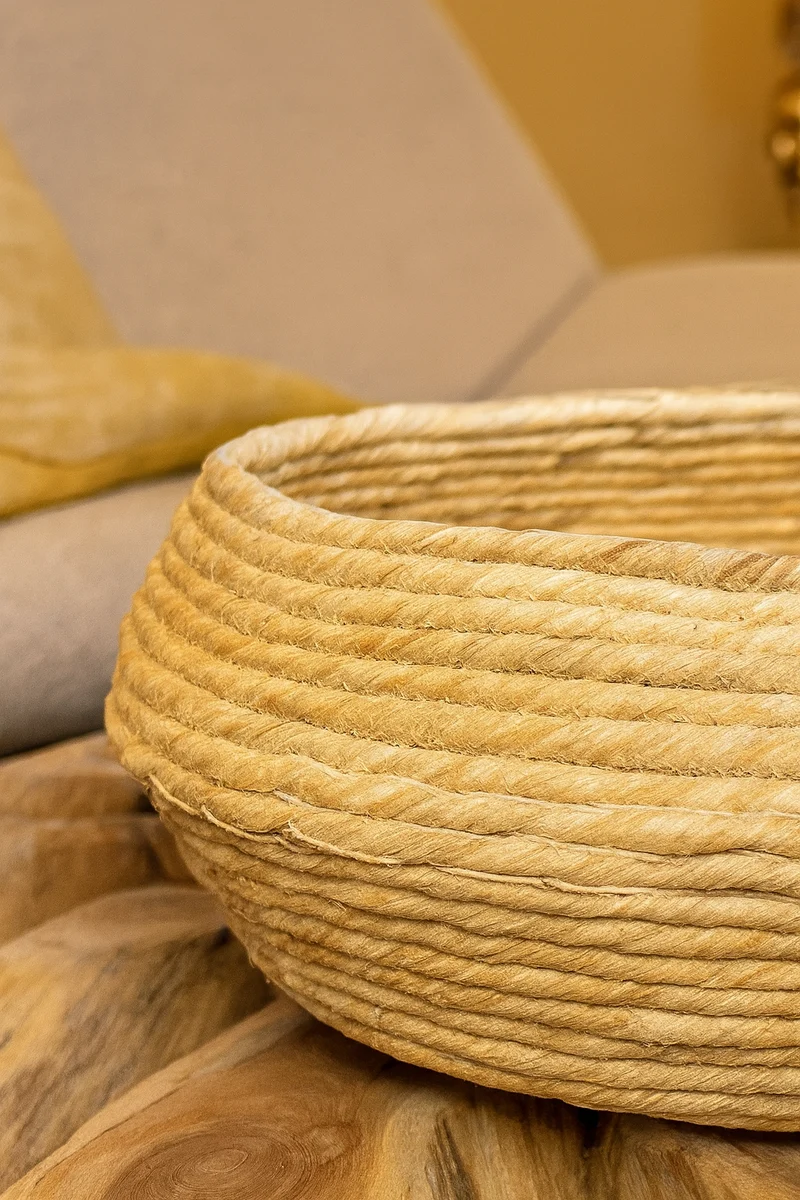 Dounia - Panier en abaca tressé à la main