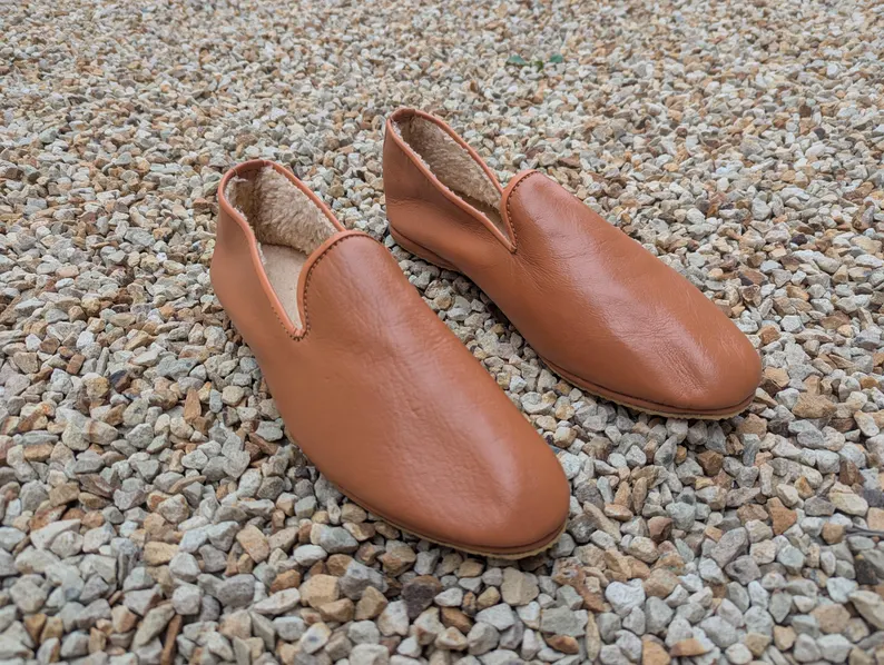 Chaussons CUIR - Chaud & Confortable - Marron Camel - Talons pliables - Couture "cousu retourné" - Homme et Femme - Du 36 au 46