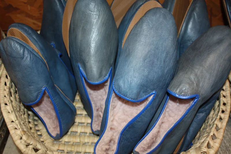 Chaussons CUIR - Chaud & Confortable - Bleu Jeans - Talons pliables - Couture "cousu retourné" - Homme et Femme - Du 36 au 46